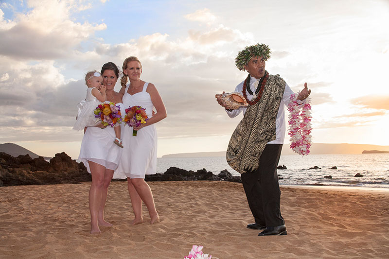 hawaiian wedding ceremony for gays on Maui